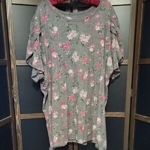 Torrid Heather Gray Top with Pink Floral Pattern
